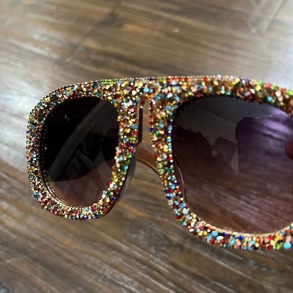 Oversized Multi-Color Rhinestone Fashion Sunglasses - Picture 9 of 12